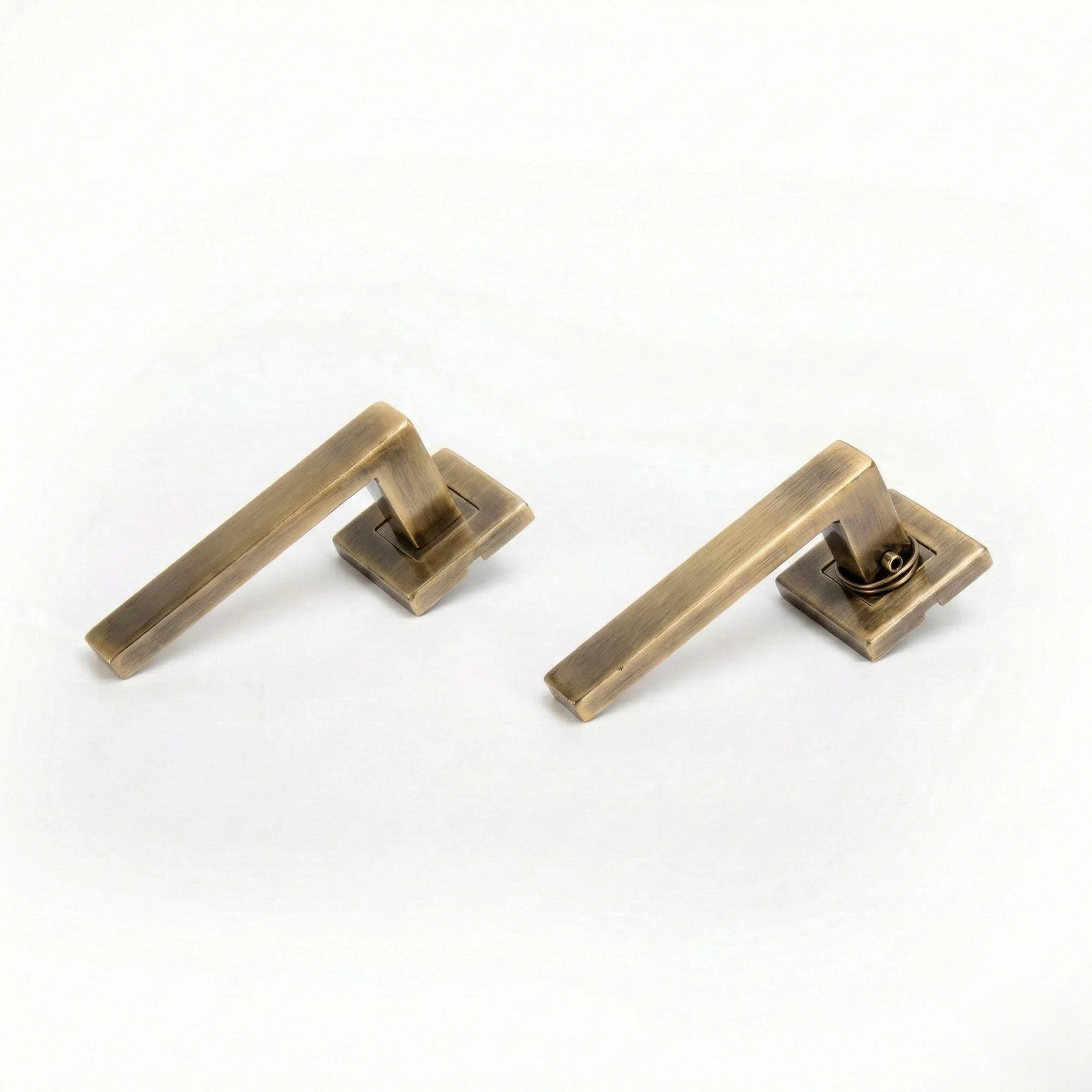 Superior Callisto Lever on Square Rose Handle Set - Antique Brass
