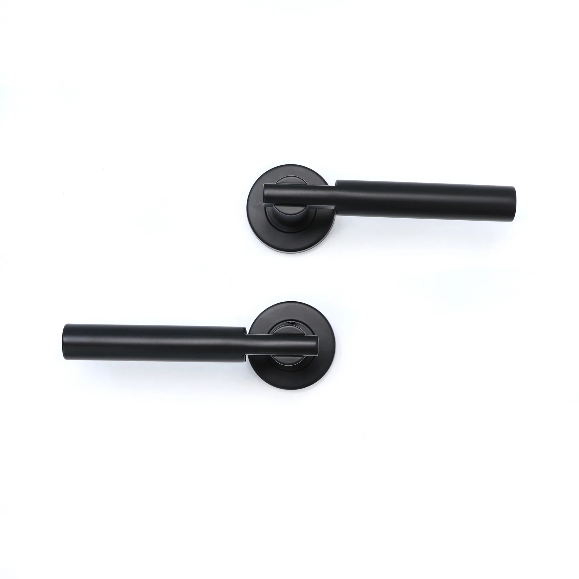 Superior Titan Lever on Round Rose Bathroom Handle Set - Matt Black - Image 5