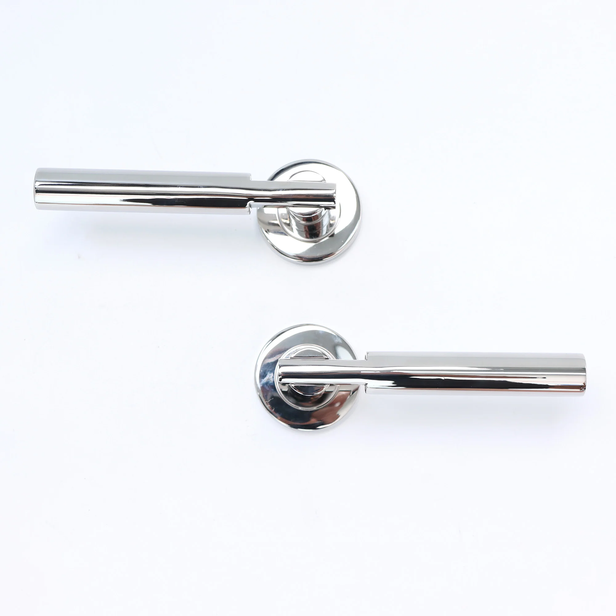 Superior Titan Lever on Round Rose Bathroom Handle Set - Polished Stainless Steel - Image 5