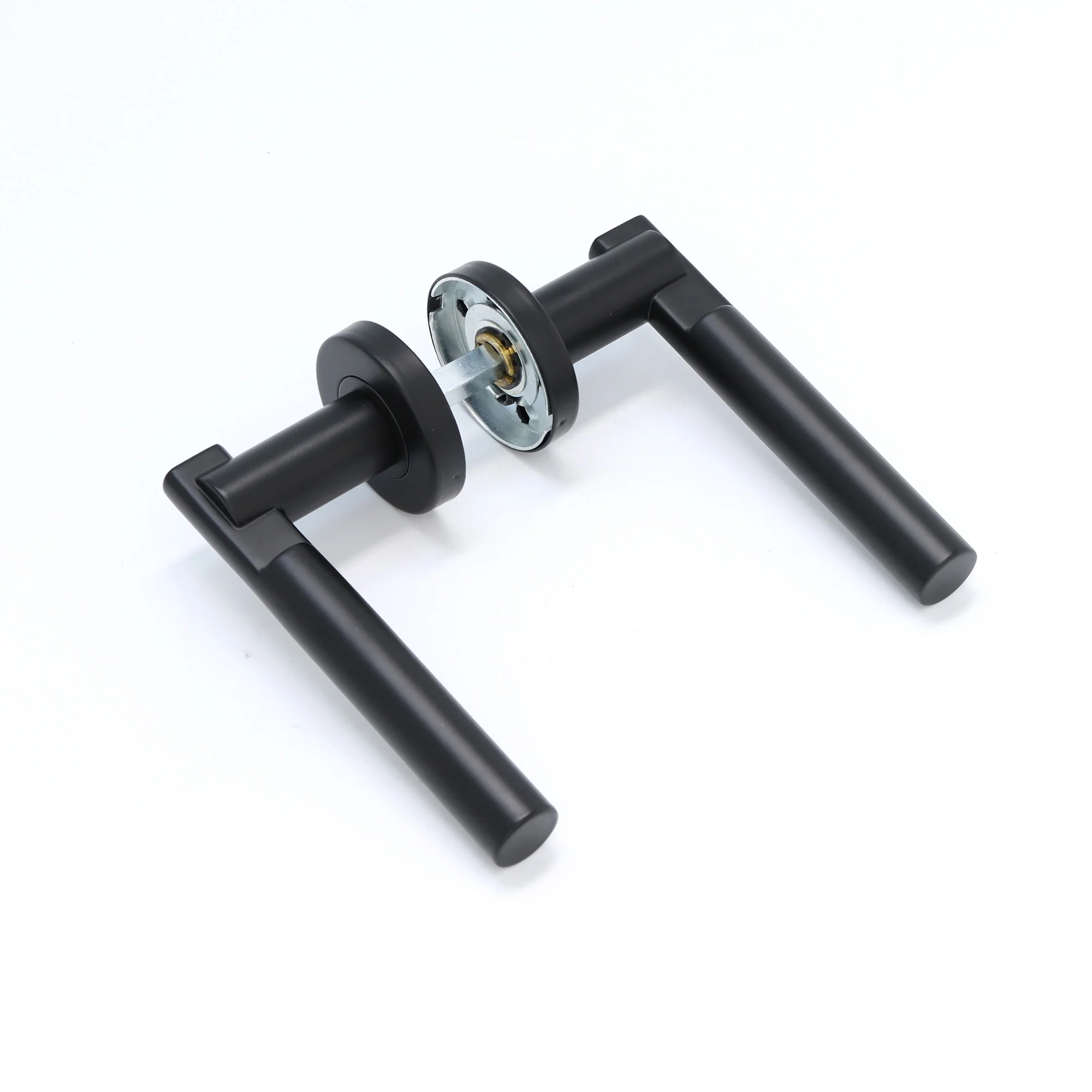 Superior Titan Lever on Round Rose Handle Set - Matt Black - Image 2