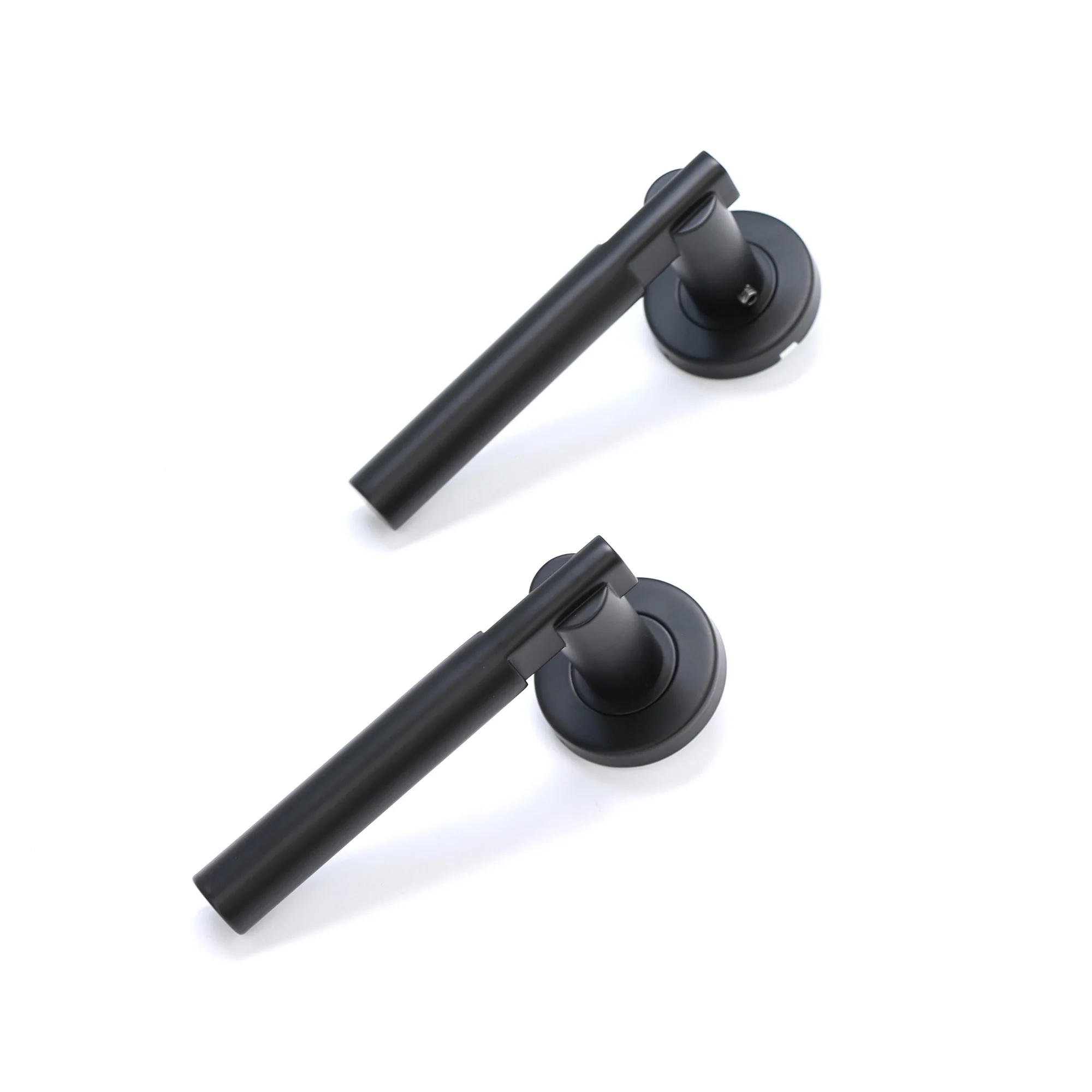 Superior Titan Lever on Round Rose Handle Set - Matt Black - Image 6