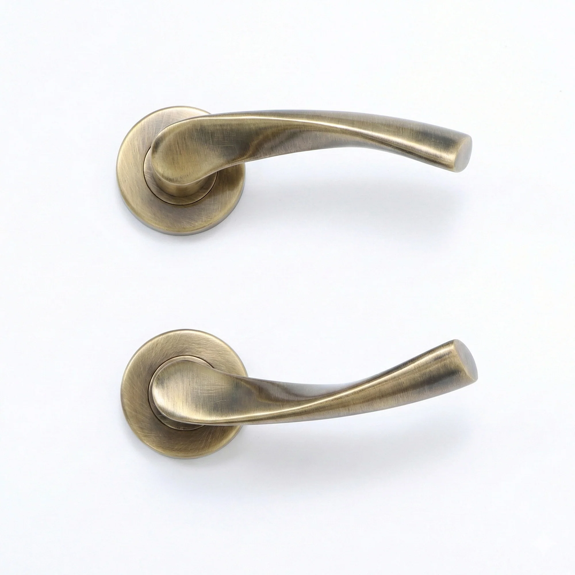 Superior Vega Lever on Round Rose Handle Set - Antique Brass