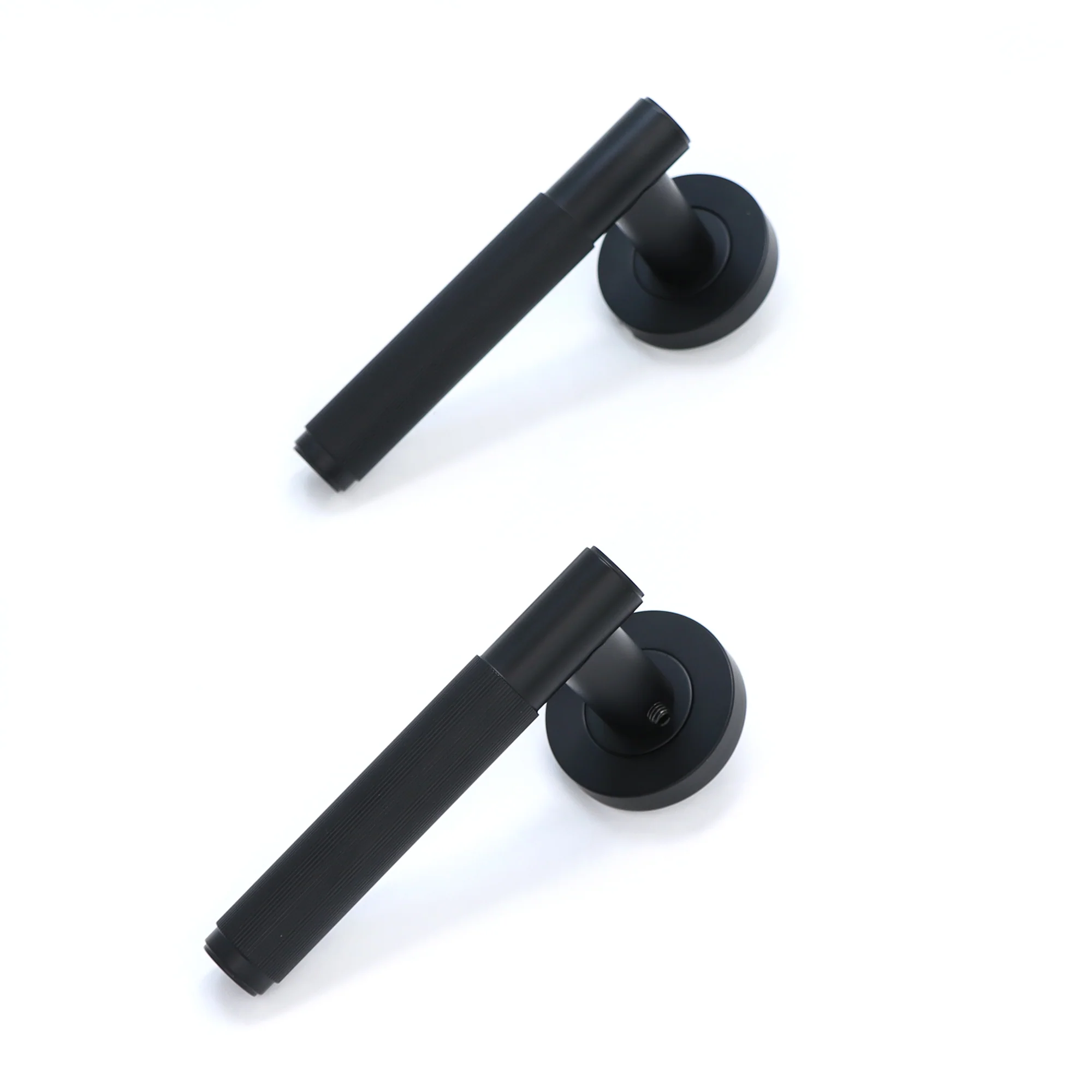 Fluted Lever on Round Rose Door Handle Set - Matt Black - Image 5