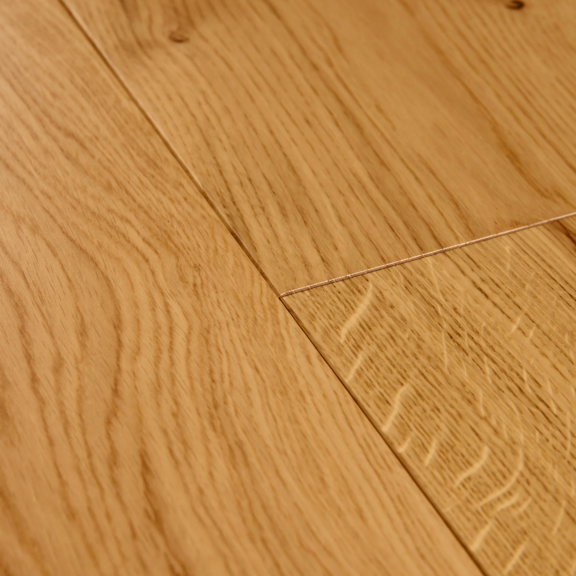 Natural Oak - 14mm UV Lacquered Engineered Real Wood Flooring - Image 4