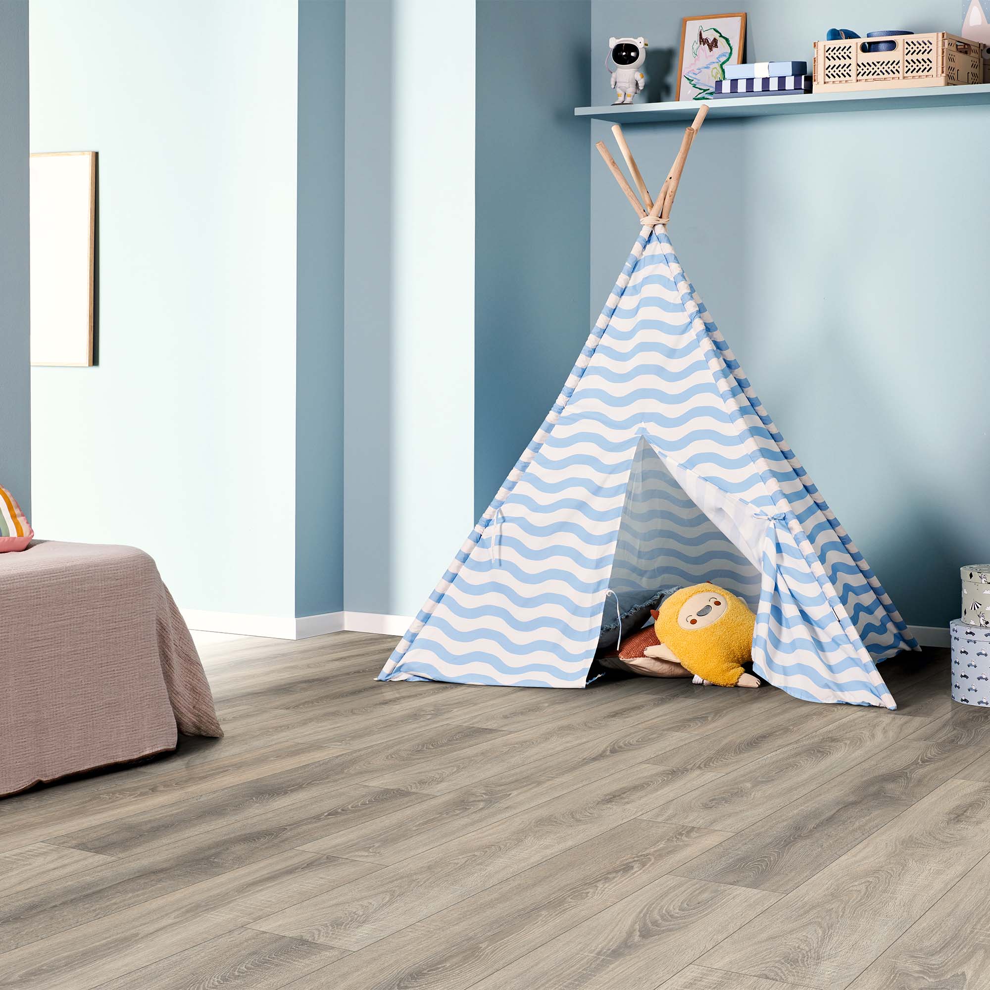 Tranquil Oak Grey - Wood Essence Water Resistant 7mm Laminate Flooring - Image 4